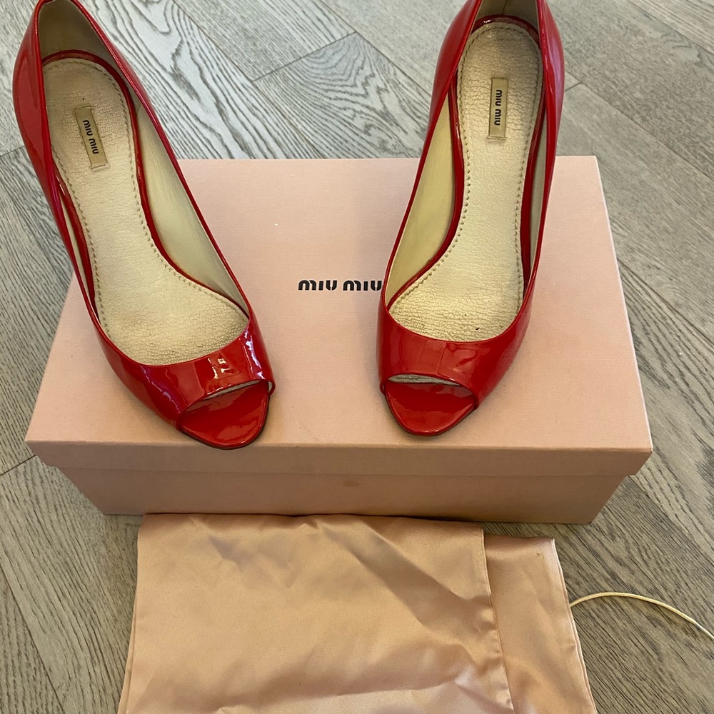Miu miu red patent leather heels